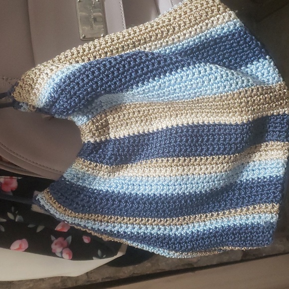 Beautiful,Practically New, Name Brand Purses! Different prices from $15-35 - Picture 14 of 16